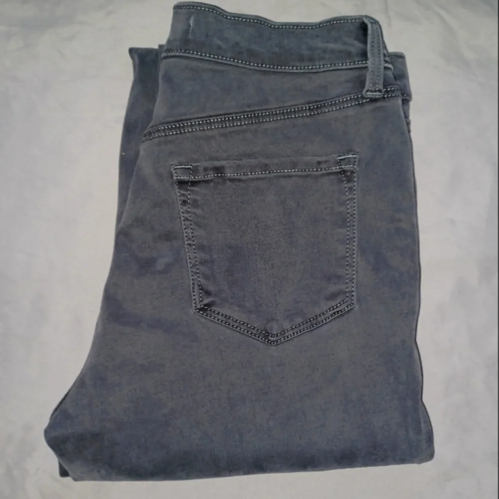 NWOT J Brand High Rise Crop Cigarette Jeans - Picture 6 of 8